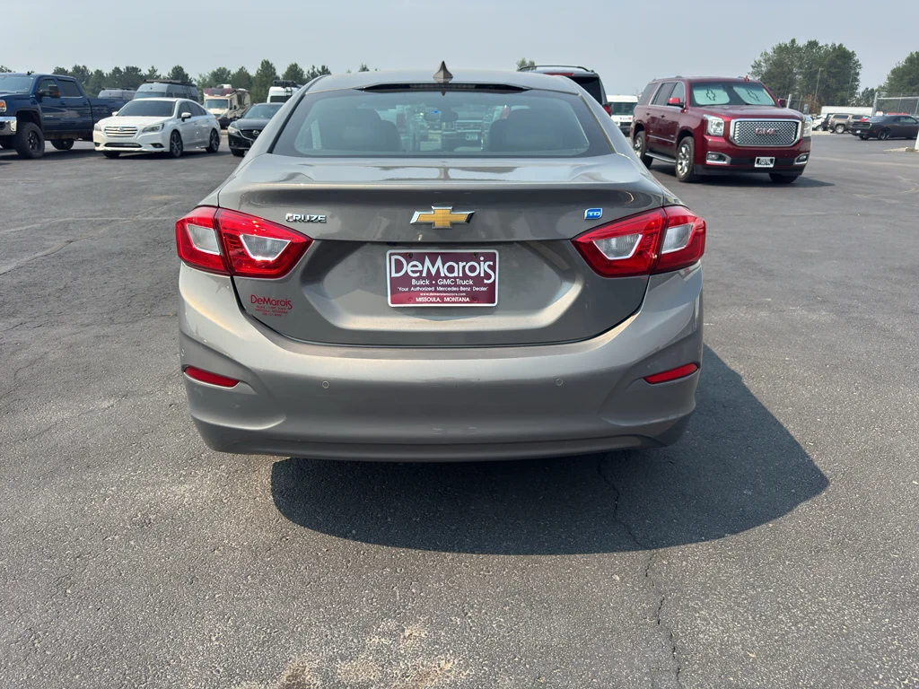 Used 2018 PEPPERDUST METALLIC Chevrolet LT image 3