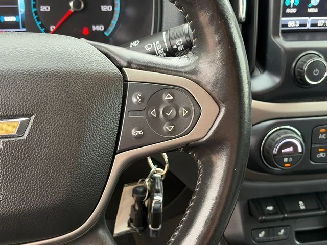 Used 2018 Black Chevrolet Z71 image 27