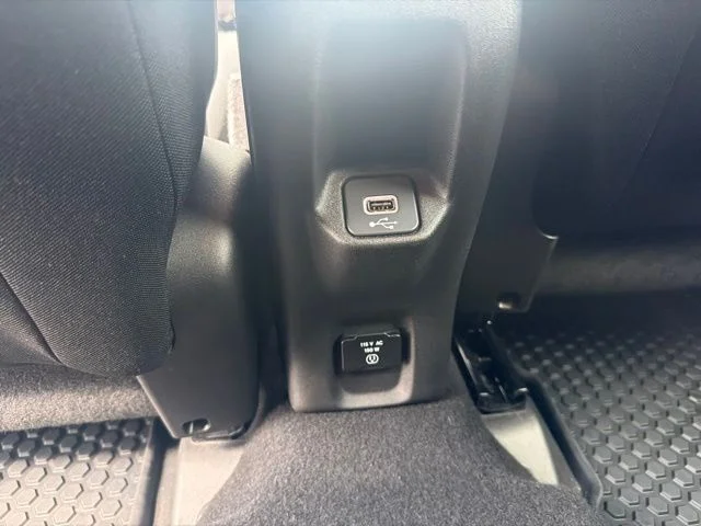 Certified Used 2022 Colorado Red Jeep Altitude image 21