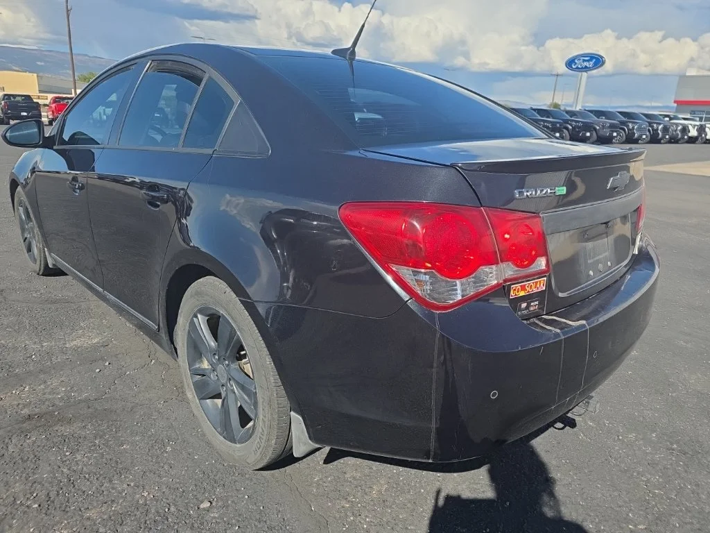 Used 2014 Black Granite Metallic Chevrolet Diesel image 5