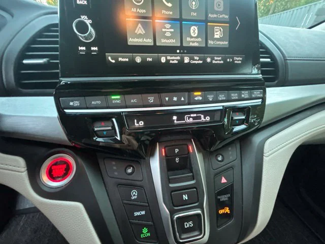 Used 2025 Silver Honda EX-L image 58