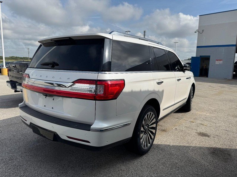 Used 2019 Ceramic Pearl Metallic Tri-Coat Lincoln Reserve 4x4 image 3