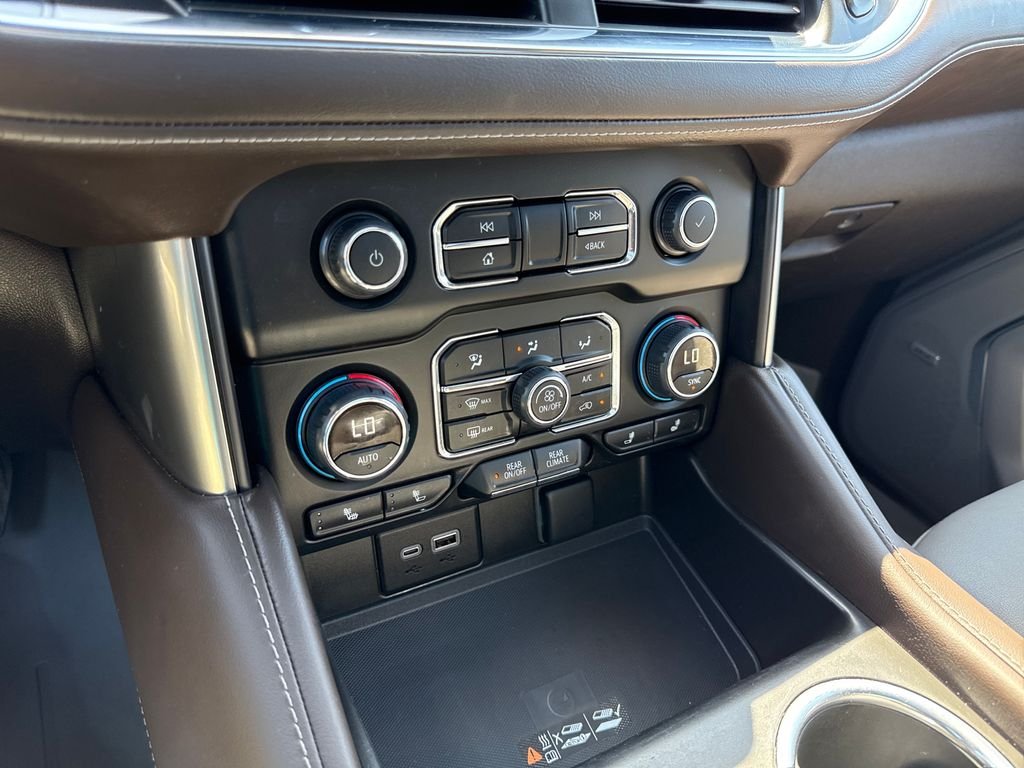 Used 2024 Blue Chevrolet Z71 image 19