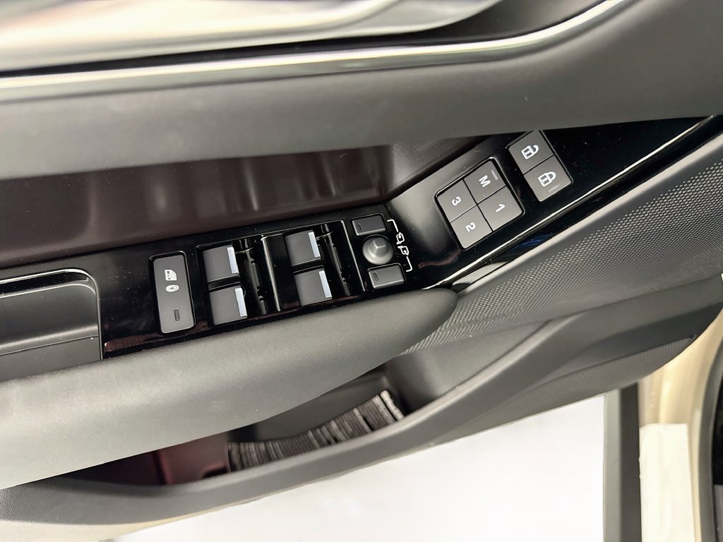 New 2026 Batumi Gold Land Rover Belgravia Edition image 18