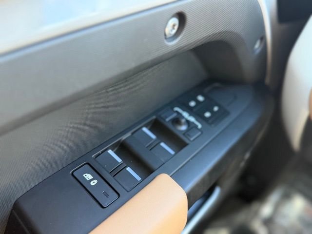 New 2026 Gray Land Rover S image 12