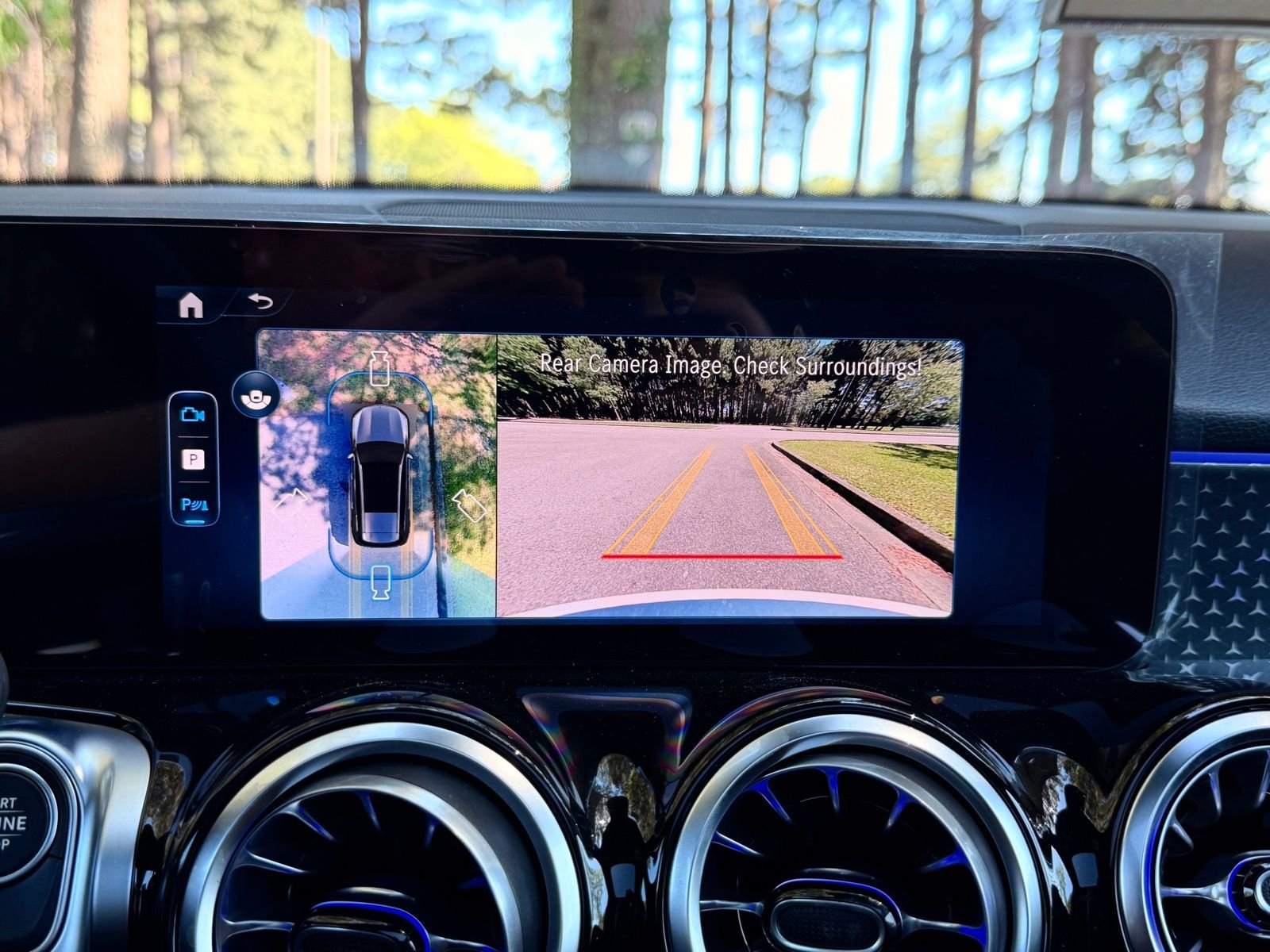 New 2026 Polar White Mercedes-Benz GLB 250 image 4