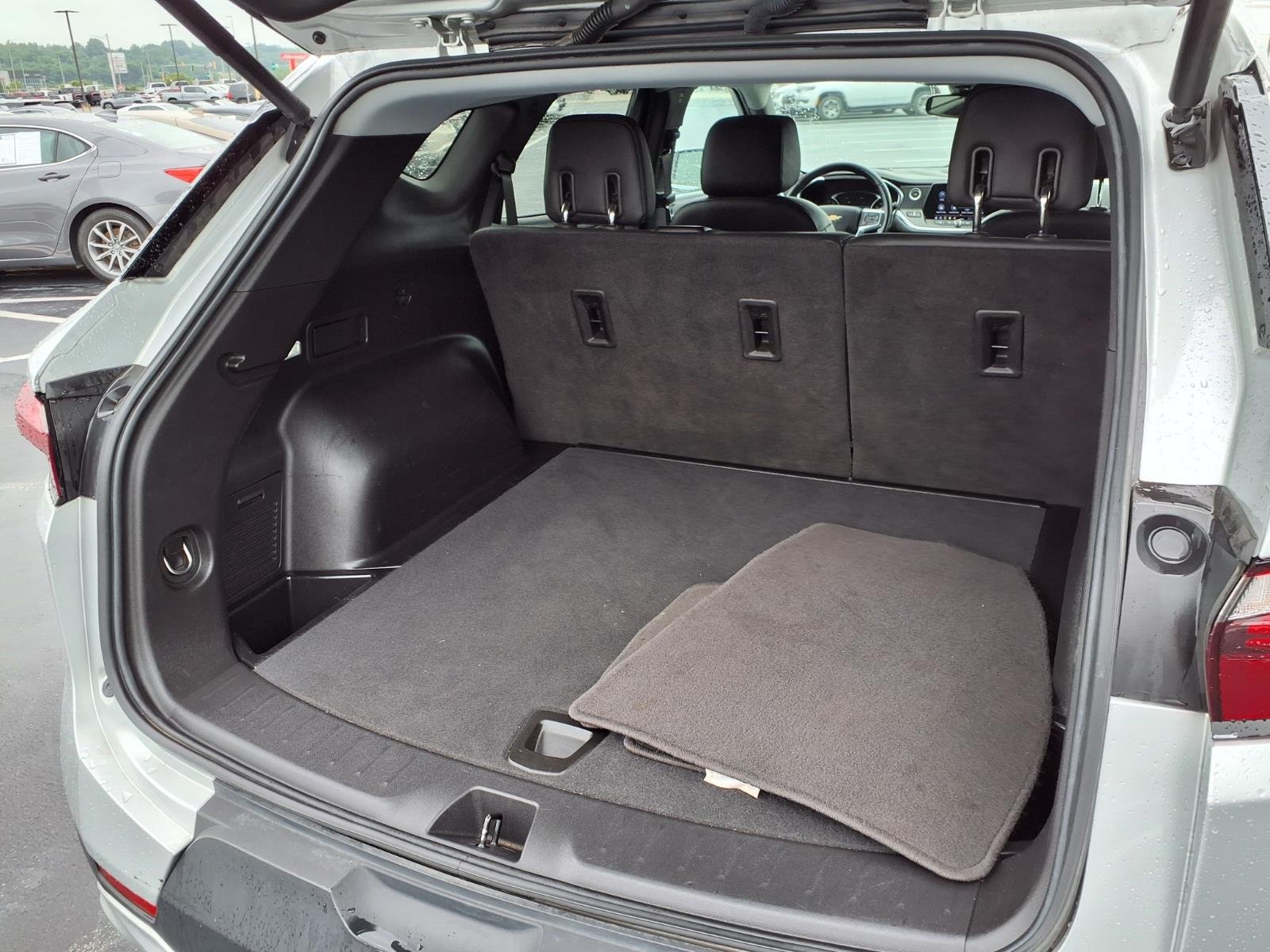Used 2021 SILVER ICE METALLIC Chevrolet LT image 27