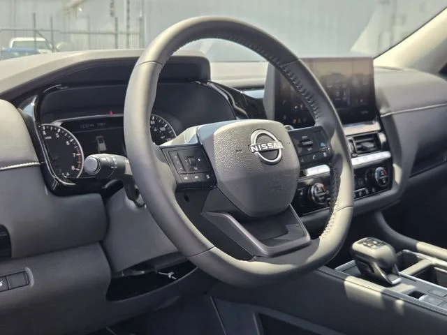 New 2026 Everest White Pearl TriCoat Nissan SV image 8
