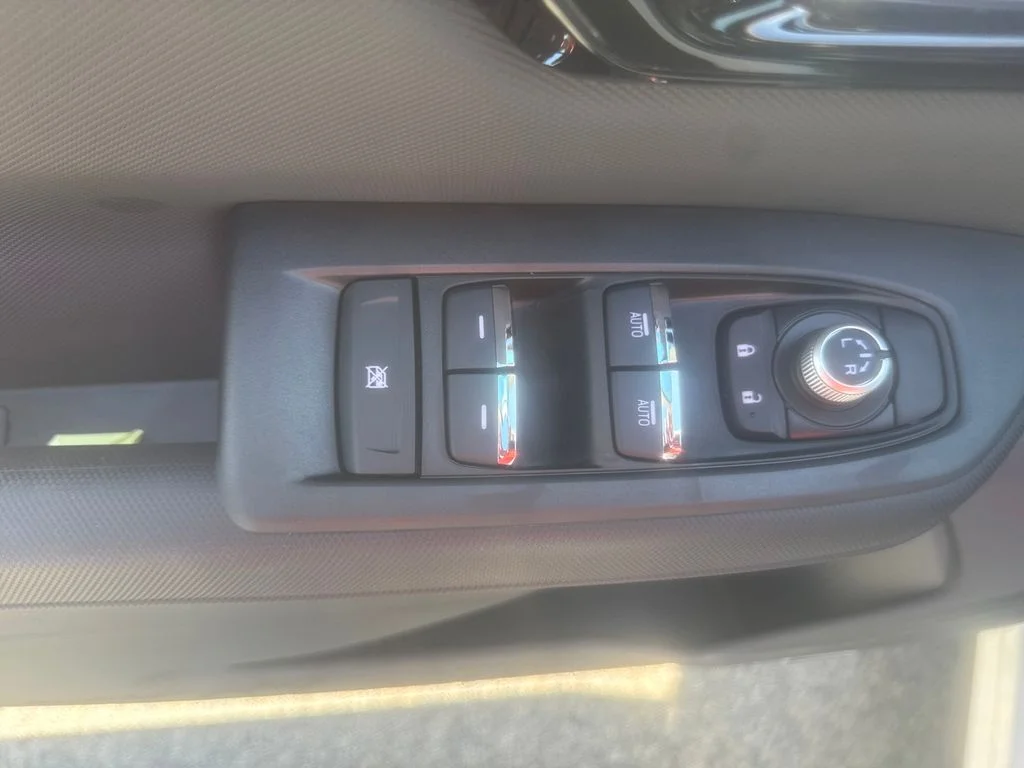 New 2026 CRYSTAL WHITE PEARL Subaru Limited Hybrid image 21