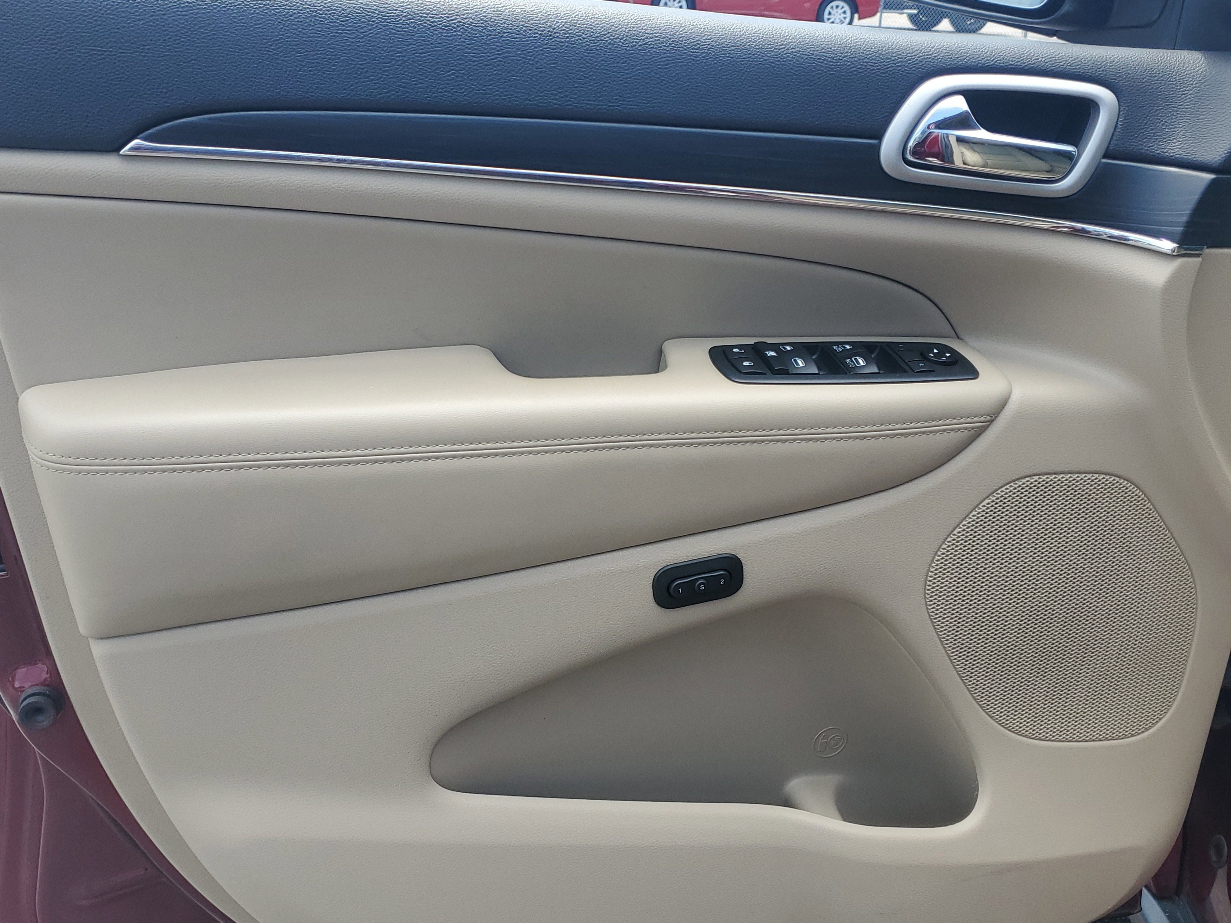 Used 2020 Velvet Red Pearlcoat Jeep Limited image 21