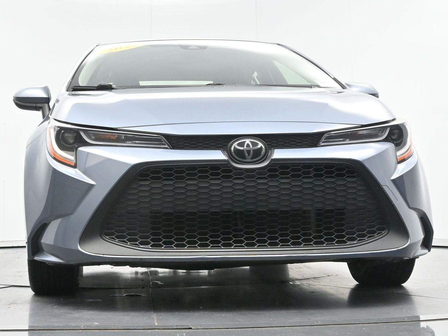 Used 2022 Celestite Gray Metallic Toyota LE image 40