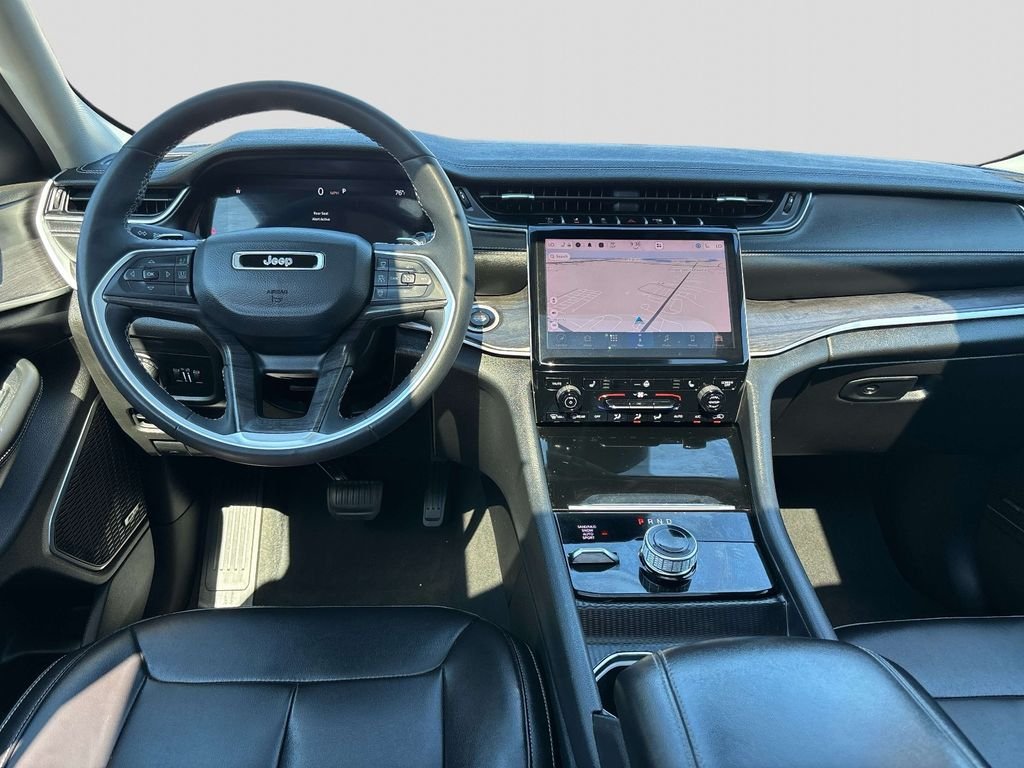 Used 2024 Silver Jeep Limited image 11