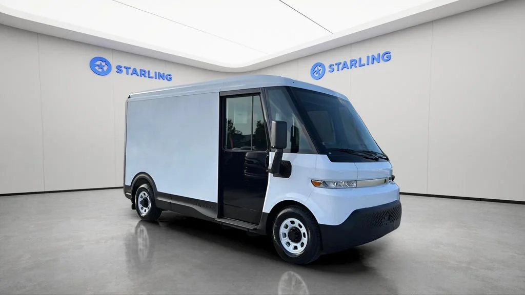 Used 2024 Oyster White BrightDrop EJY image 13