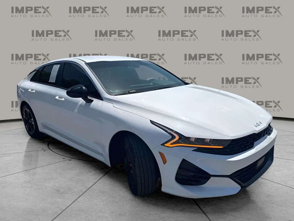 Used 2024 White Kia GT-Line image 7