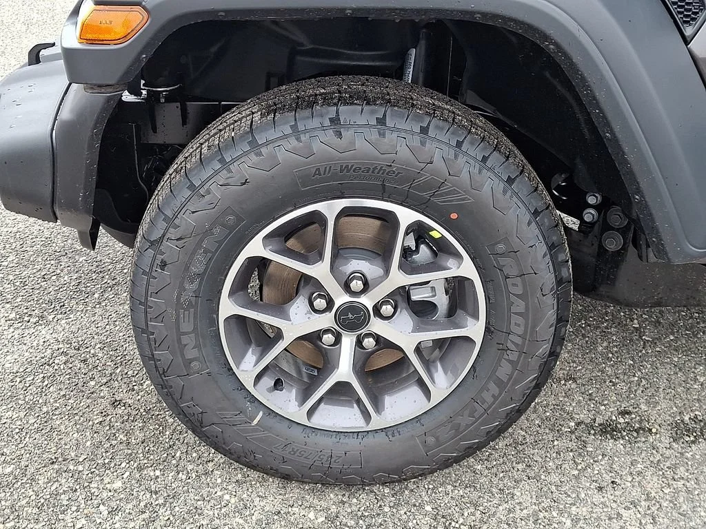 New 2026 Granite Crystal Metallic Clearcoat Jeep Sport S image 19