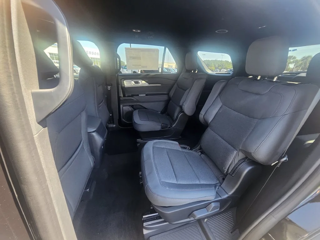 New 2027 Black Ford Active image 12
