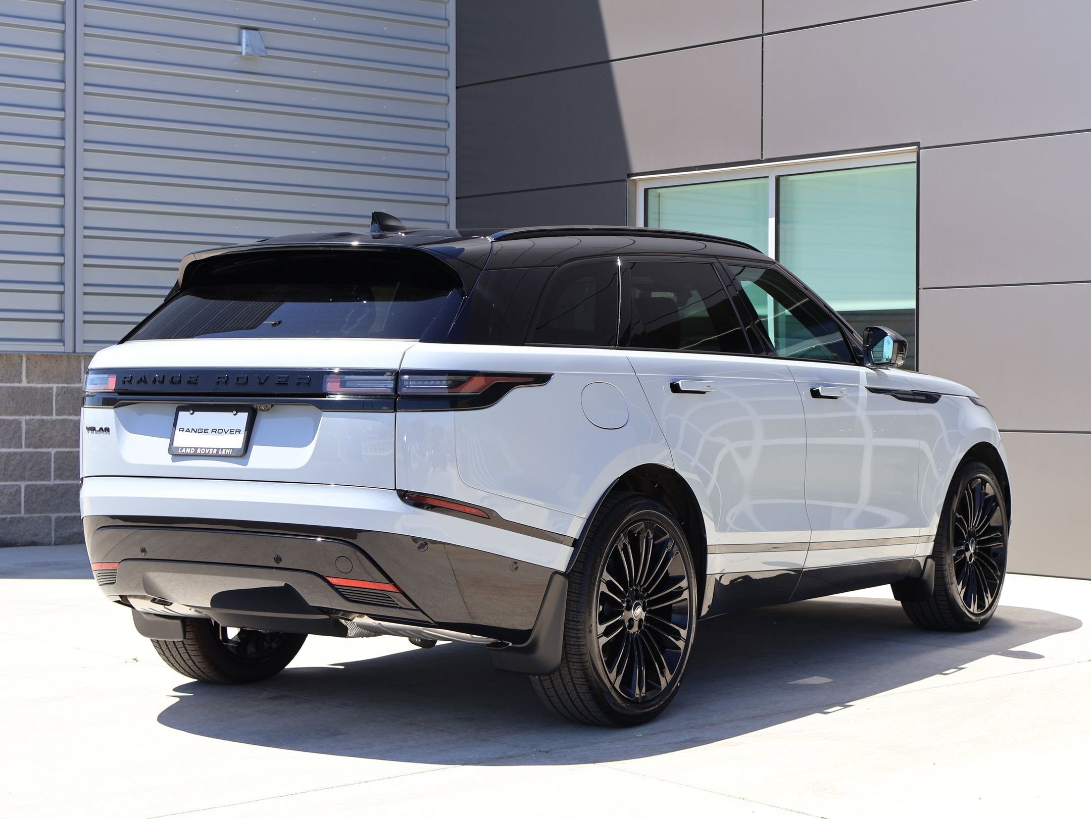 New 2026 Arroios Grey LAND ROVER P250 Dynamic SE image 5