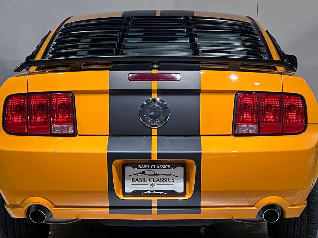 Used 2007 Orange Ford  image 33