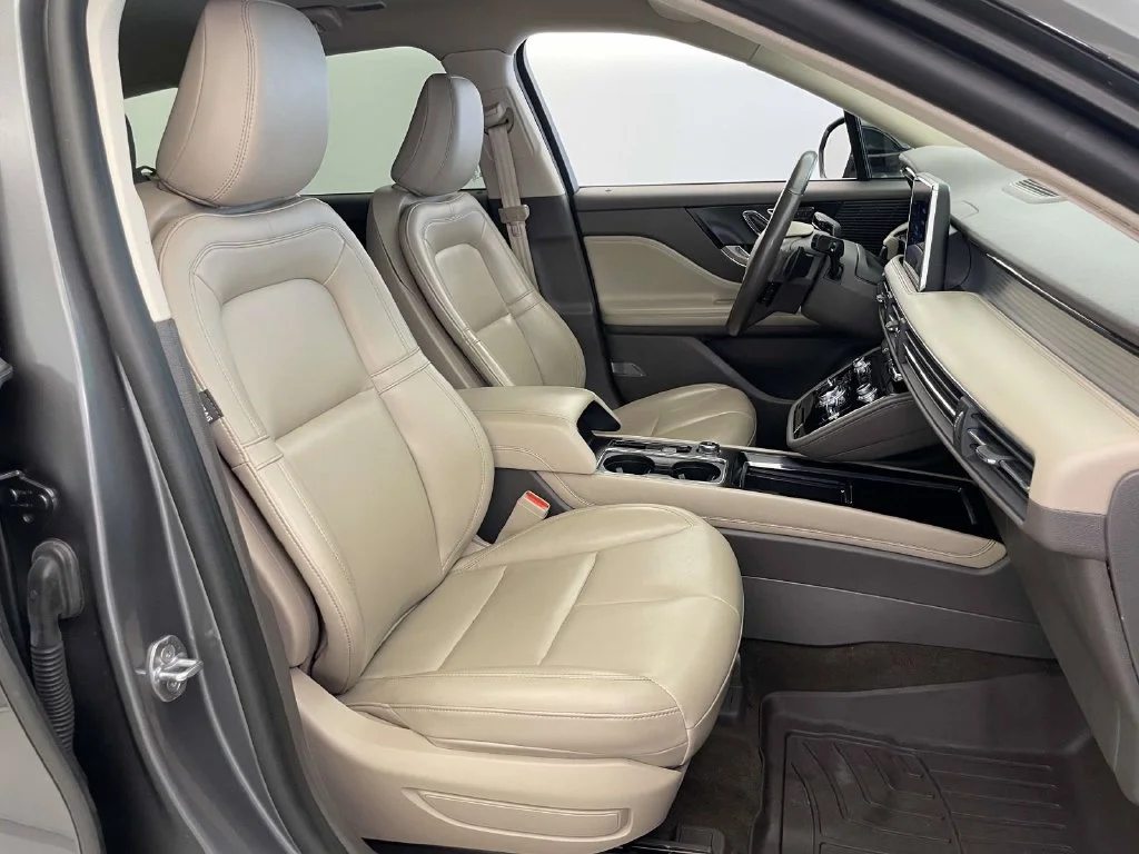 Used 2021 Gray Lincoln Standard image 18