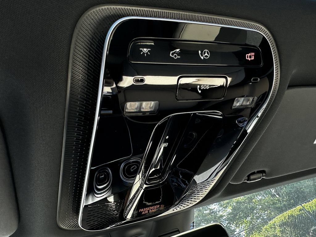 New 2026 Polar White Mercedes-Benz GLC 300 image 33