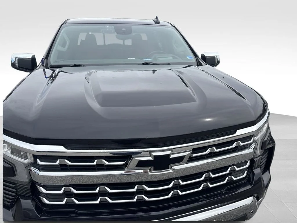 Used 2024 Gray Chevrolet LTZ image 5