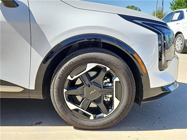 Used 2026 Glacial White KIA SX Front-Wheel Drive image 5