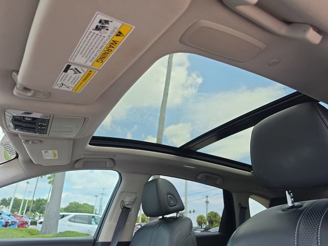 Used 2022 White Acura w/Technology Package image 32