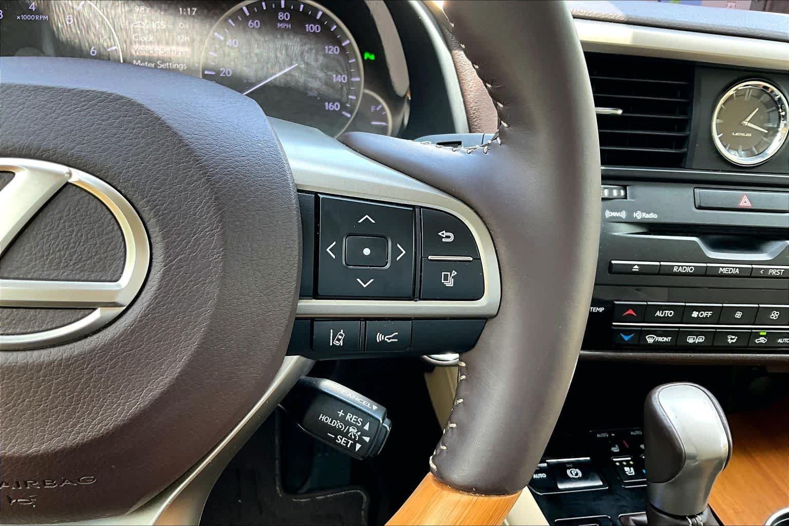 Used 2018 Eminent White Pearl Lexus  image 23