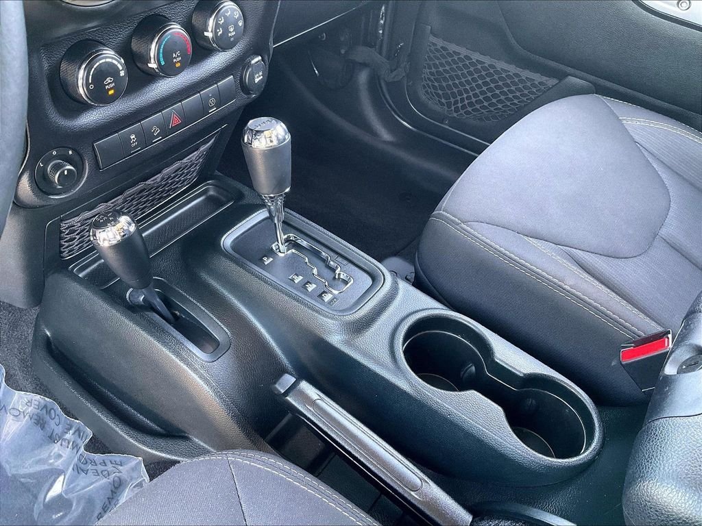 Used 2018 Gray Jeep Unlimited Sahara image 19