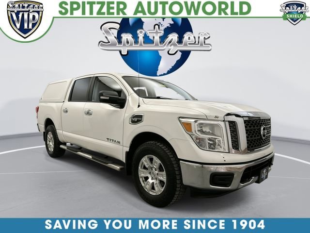 2017 Nissan Titan SV 4X4 Crew Cab's photo