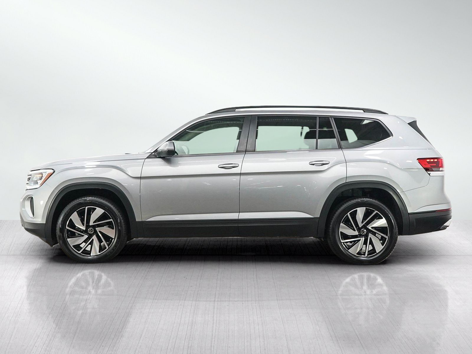 Used 2026 Volkswagen Atlas SE w/Tech with VIN 1V2HN2CAXTC523368 for sale in South Saint Paul, Minnesota