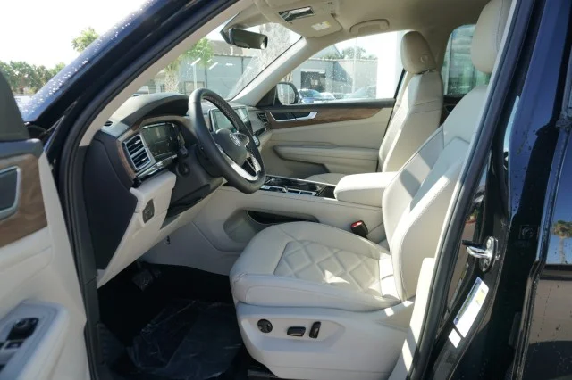 New 2026 Deep Black Pearl Volkswagen 2.0T SE W/TECHNOLOGY image 15