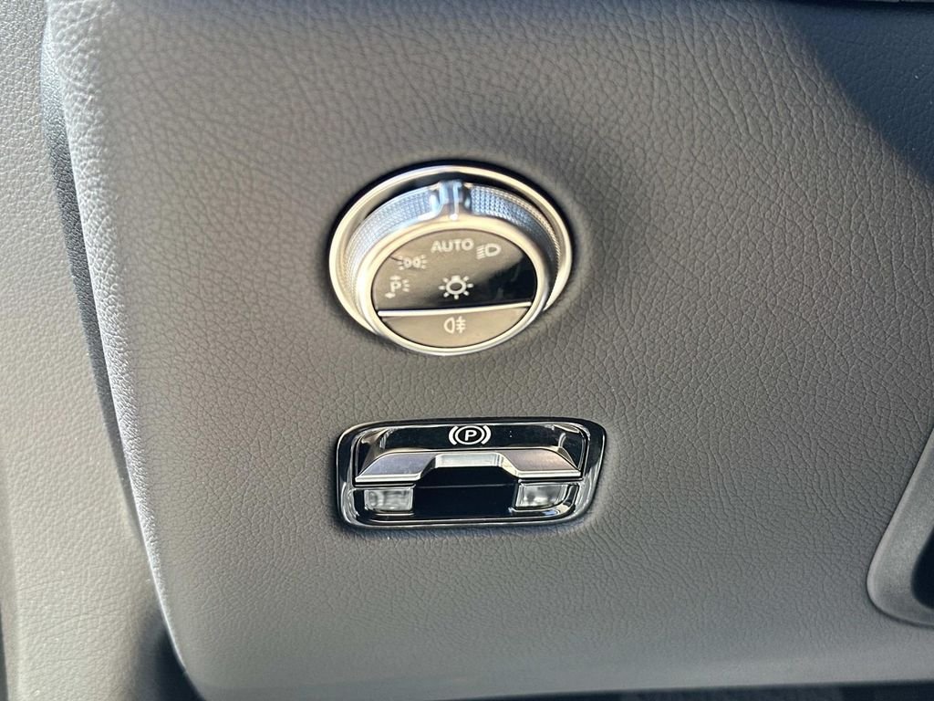 2025 Mercedes-Benz GLC Base - Photo 30