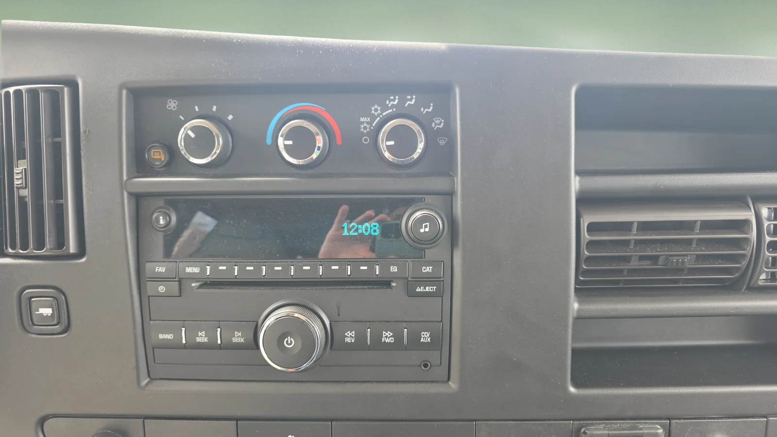 Used 2020 White Chevrolet LS image 11