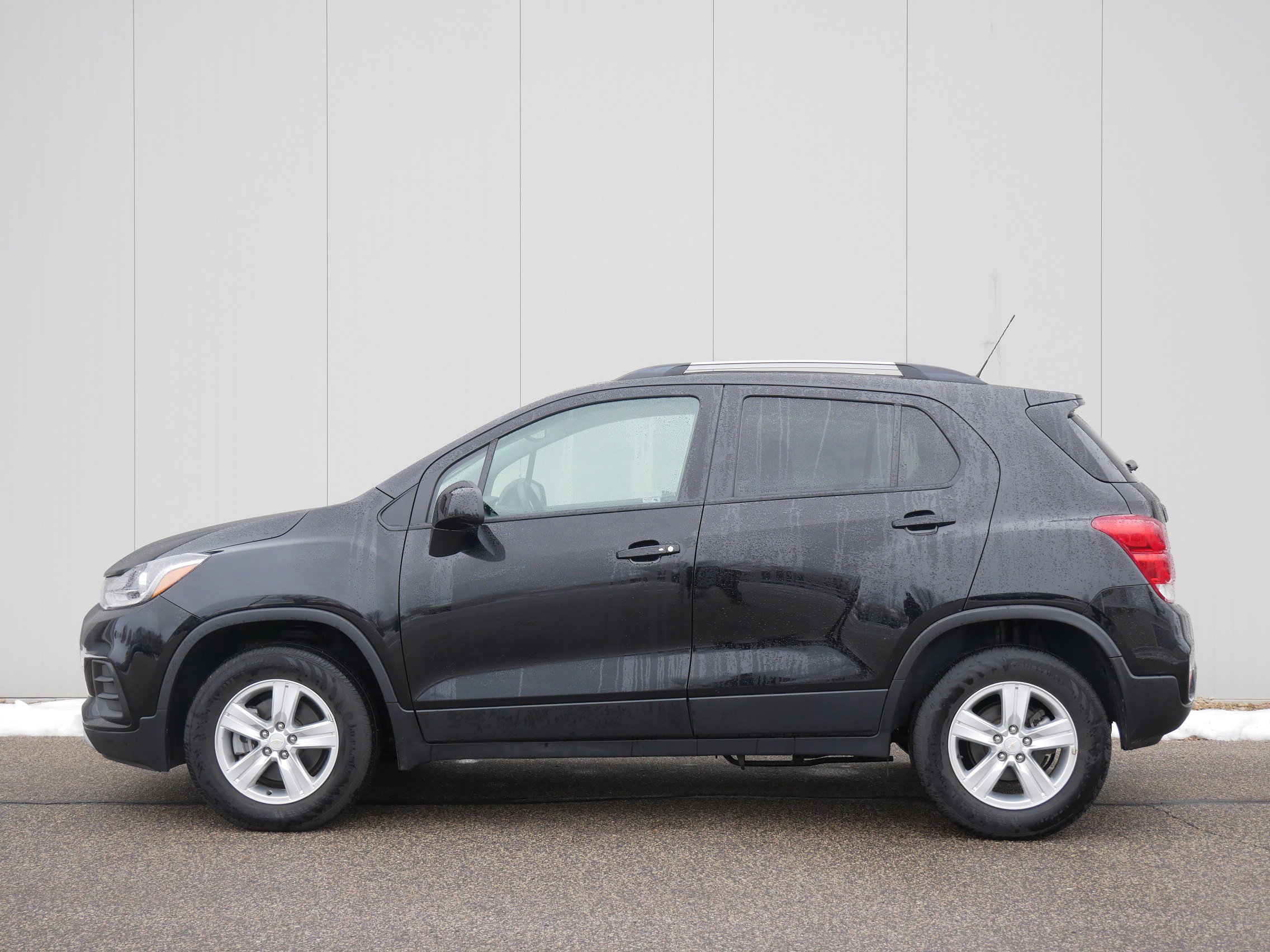 Used 2022 Chevrolet Trax LT with VIN KL7CJPSM1NB525144 for sale in Hastings, Minnesota