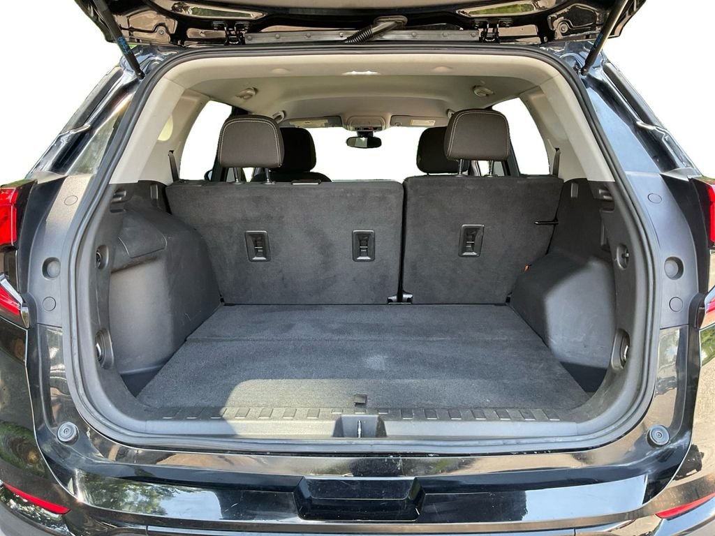 Used 2022 Black GMC SLE image 13