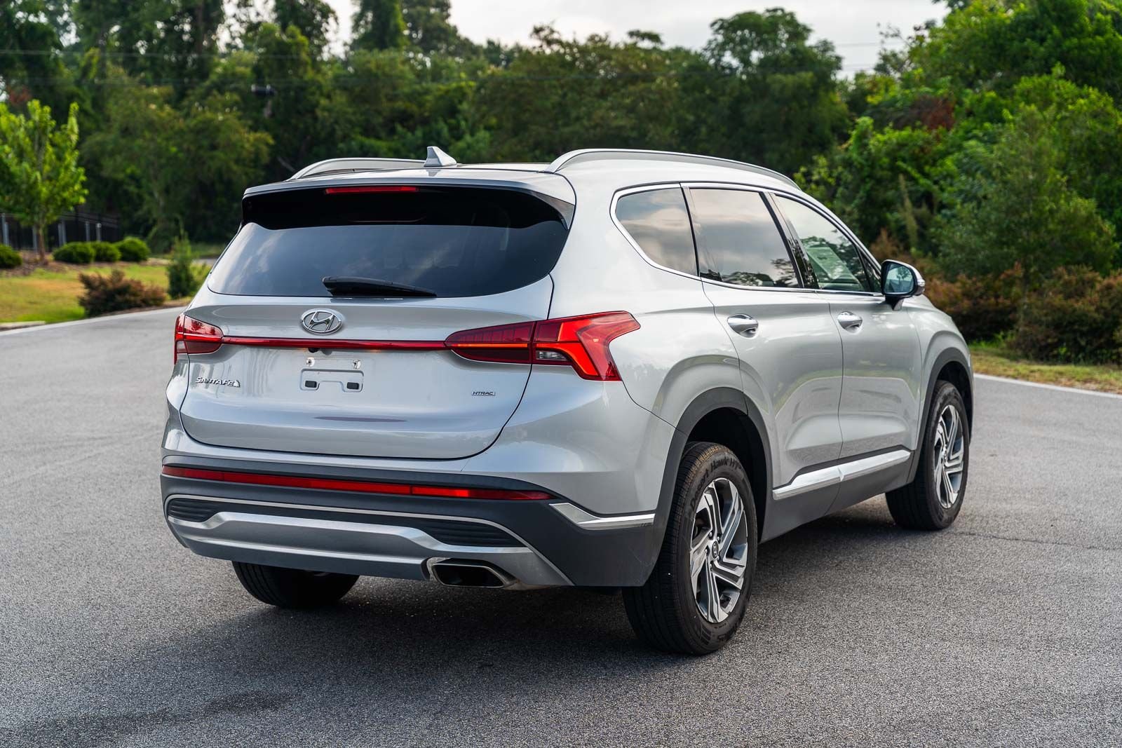 Used 2023 Silver Hyundai SEL image 7