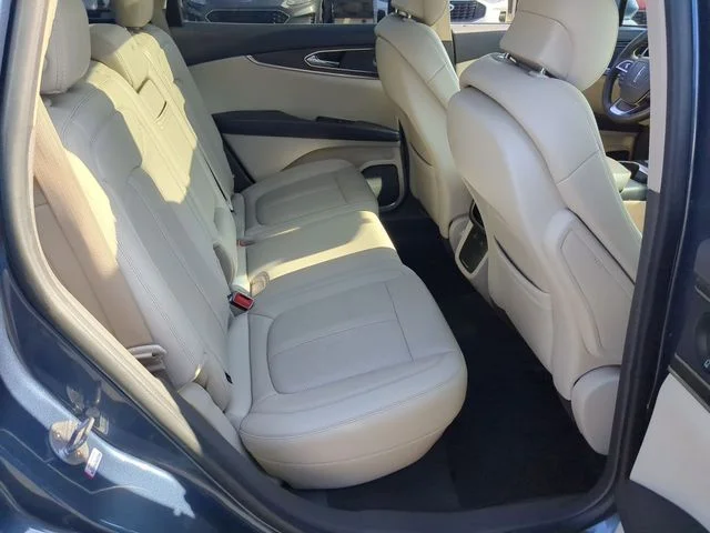 Used 2019 Blue Lincoln Reserve image 35