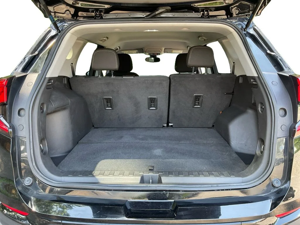 Used 2022 Black GMC SLE image 13