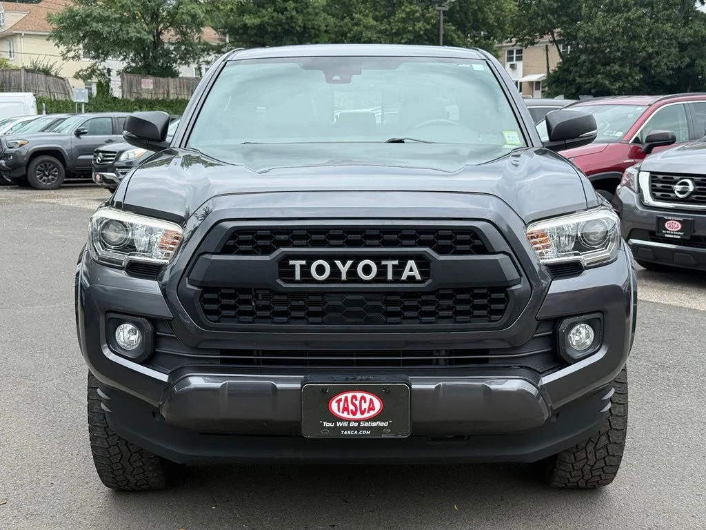 Used 2018 Magnetic Gray Metallic Toyota Limited image 3