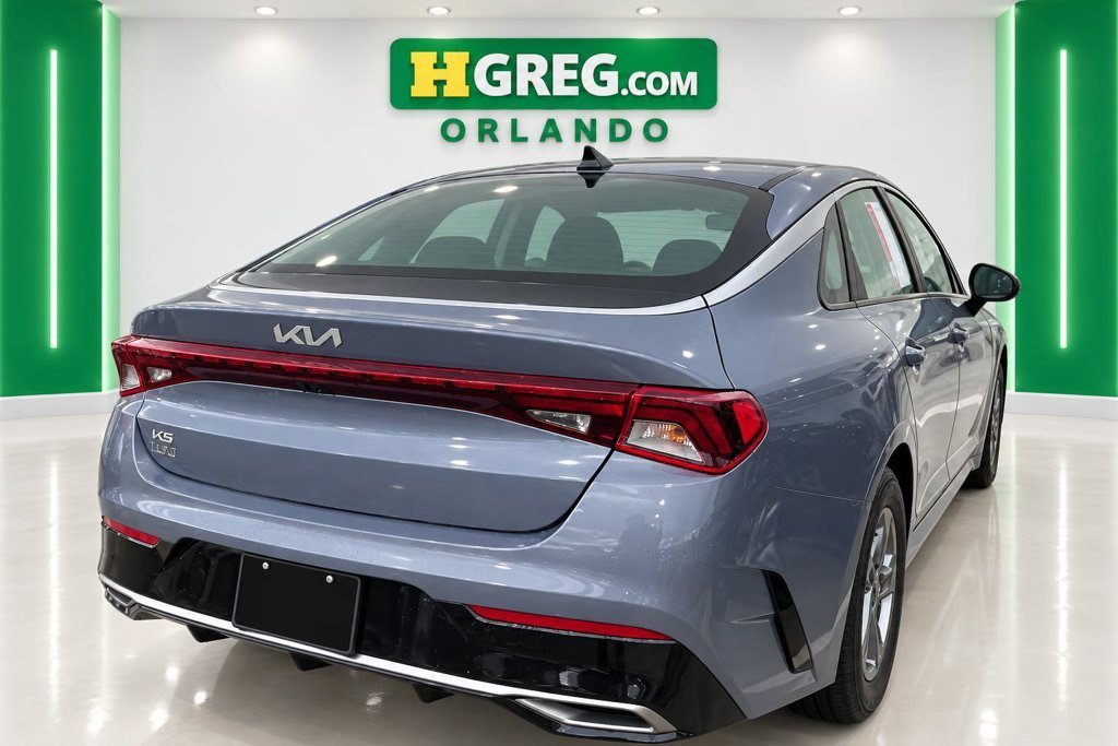 Used 2023 Everlasting Silver Kia LXS image 4