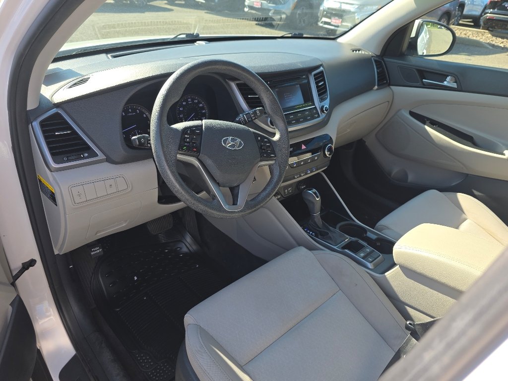 Used 2016 Dazzling White Hyundai SE image 30
