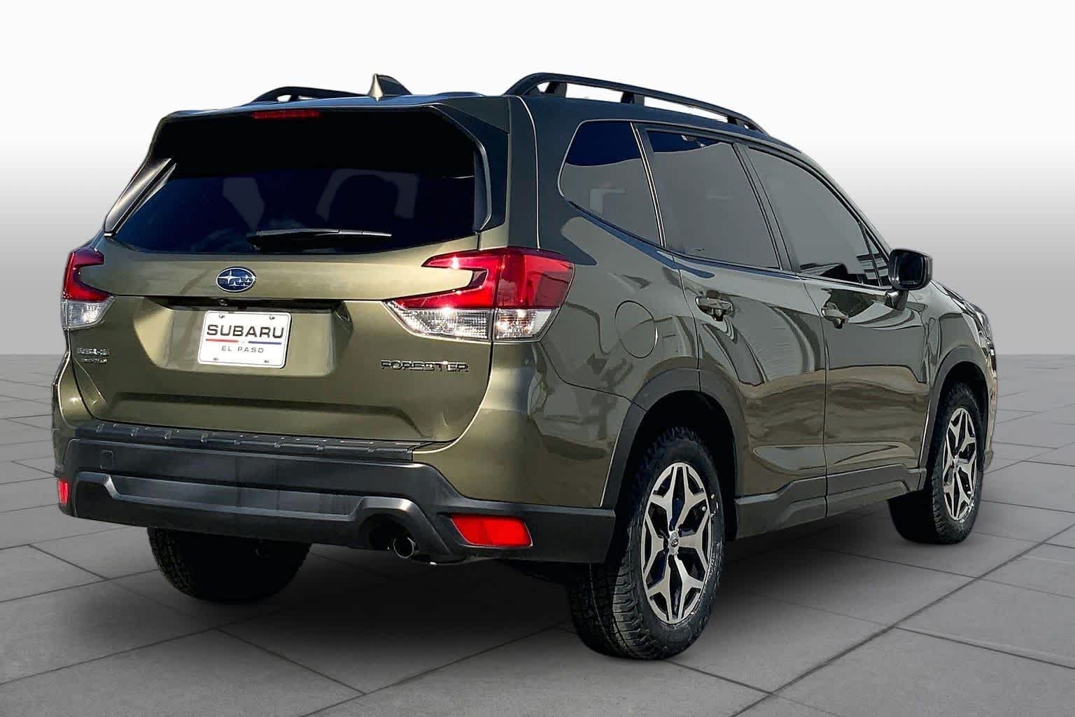 Used 2023 Autumn Green Metallic Subaru Premium image 11