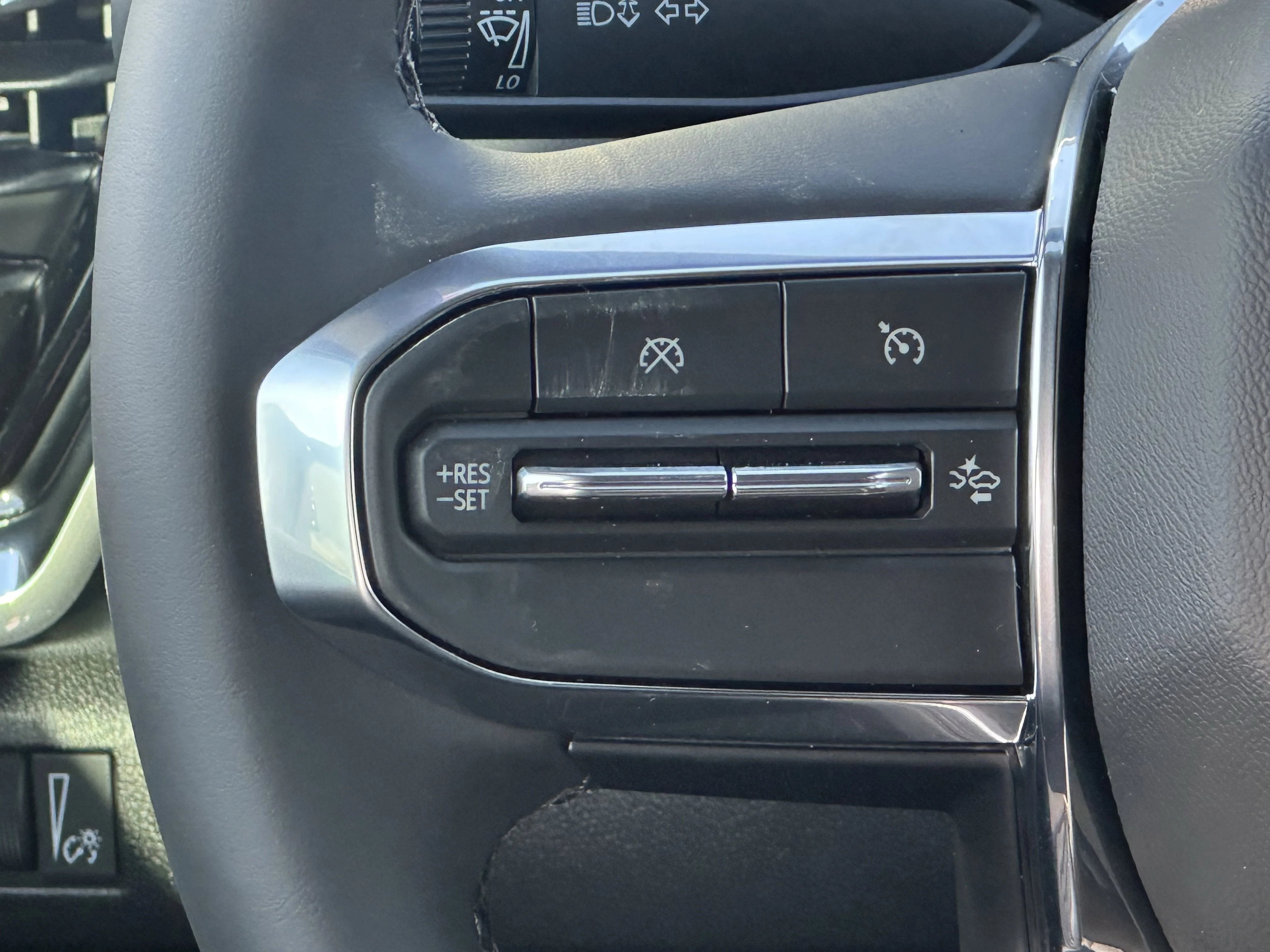 New 2026 Onyx Black GMC Elevation image 12