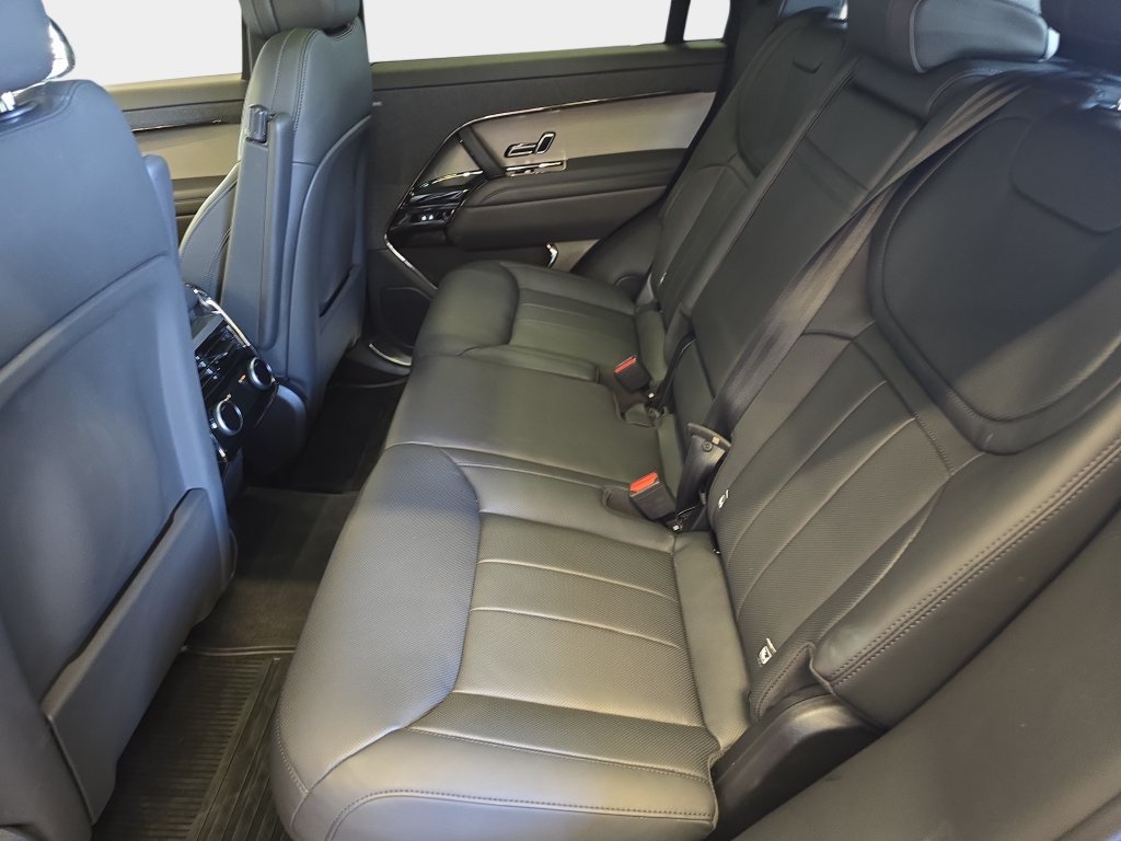 Used 2025 Red Land Rover SE image 17