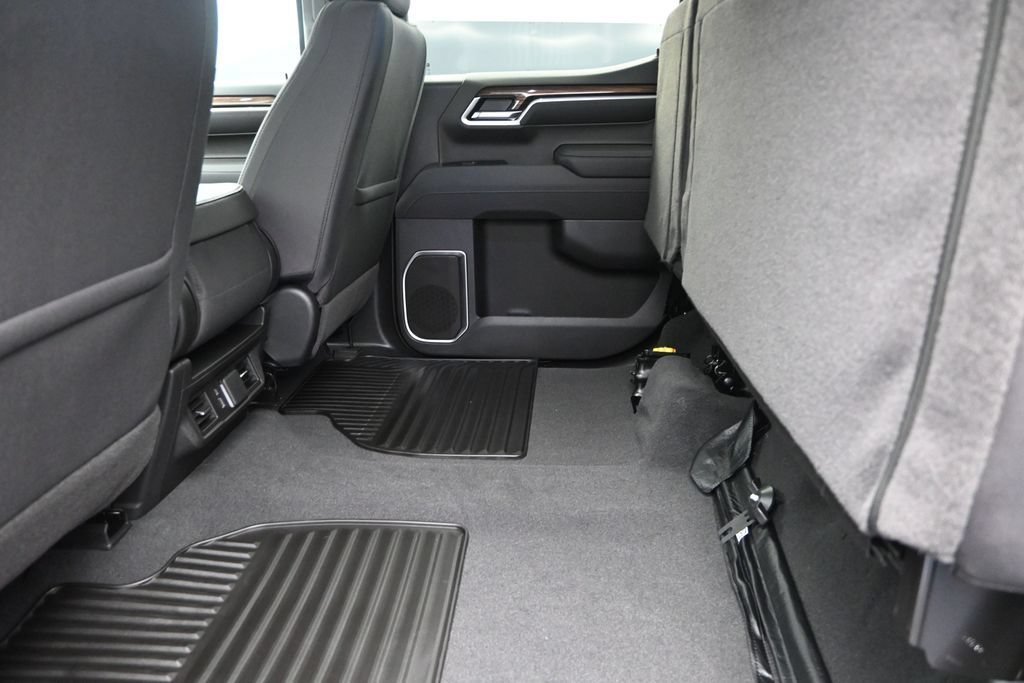 New 2026 Summit White Chevrolet LT (2FL) image 16