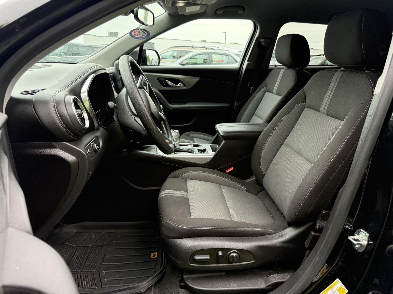 Used 2024 Black Chevrolet 2LT image 4