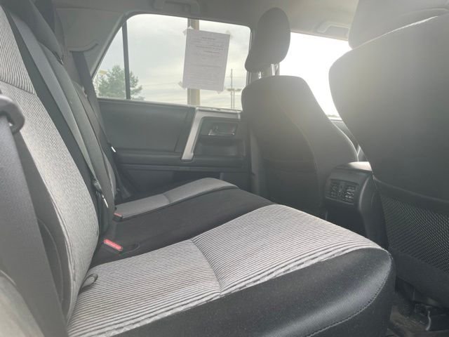 Used 2014 White Toyota SR5 image 17