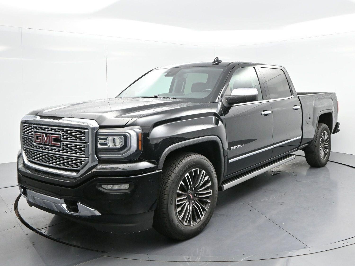 Used 2017 ONYX BLACK GMC Denali image 3