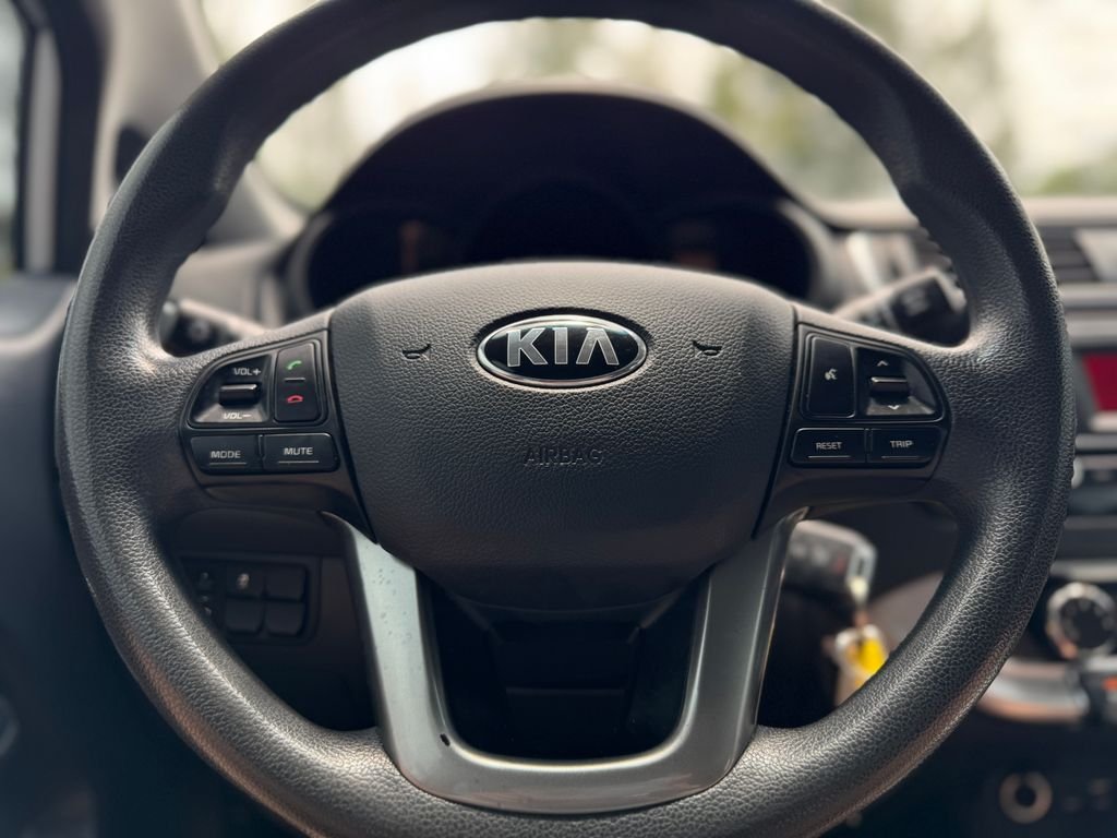 Used 2016 Bright Silver Metallic Kia LX image 12